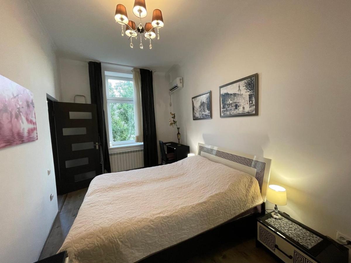 V&O Whitechocolateapt 800 M To Opera Lviv Luaran gambar