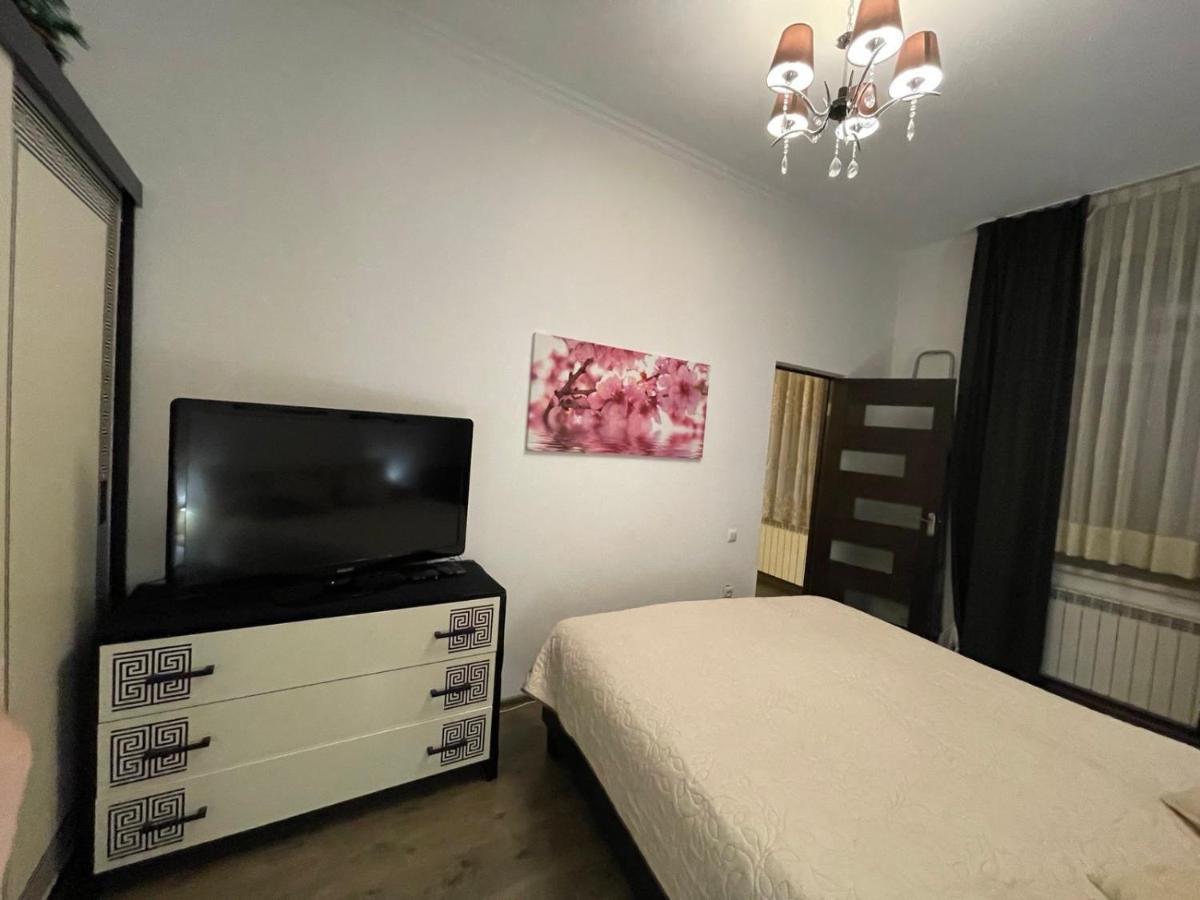 V&O Whitechocolateapt 800 M To Opera Lviv Luaran gambar