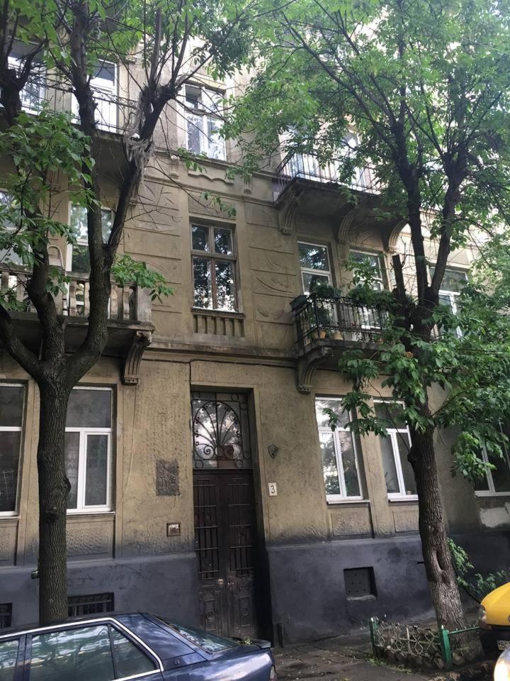 V&O Whitechocolateapt 800 M To Opera Lviv Luaran gambar
