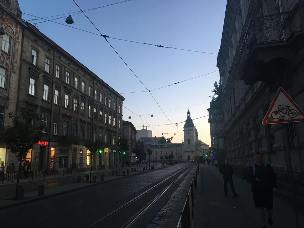 V&O Whitechocolateapt 800 M To Opera Lviv Luaran gambar