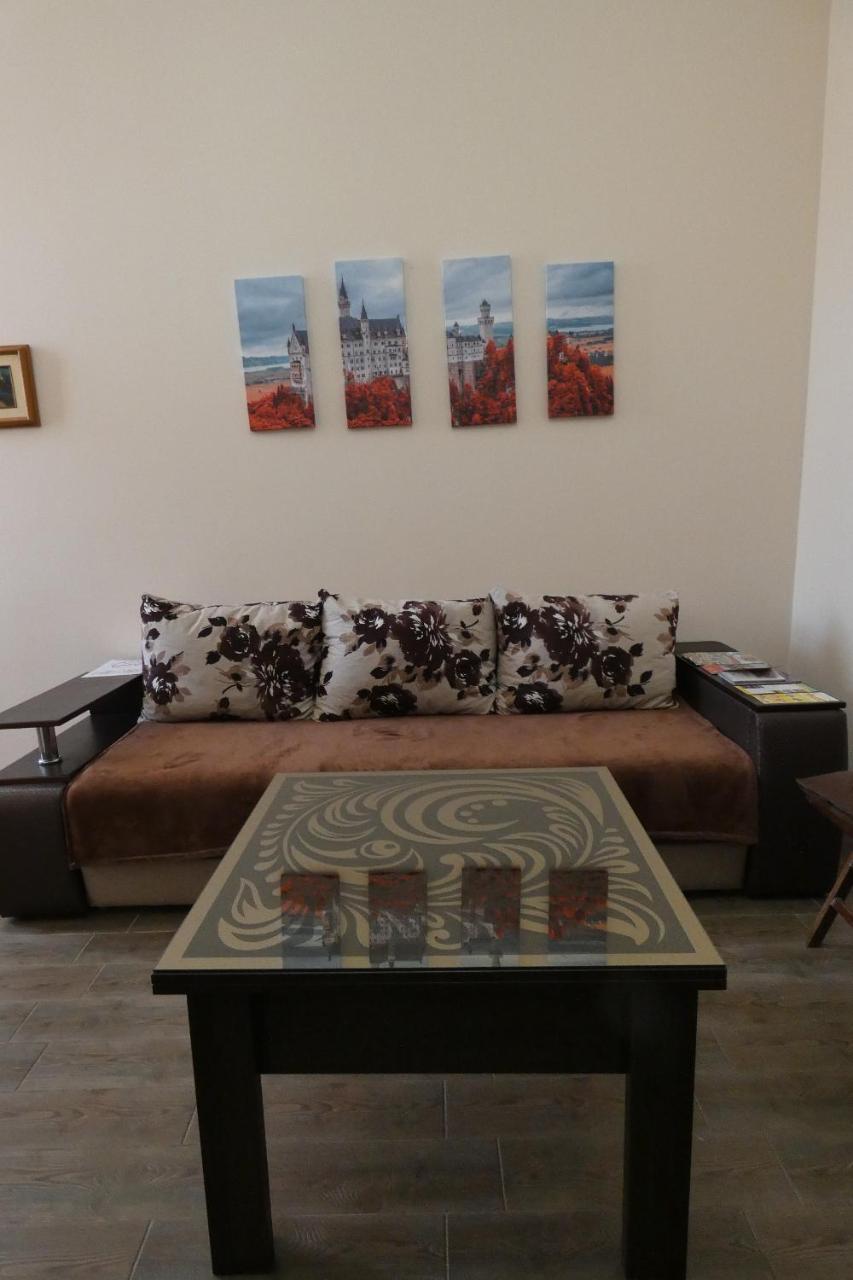 V&O Whitechocolateapt 800 M To Opera Lviv Luaran gambar